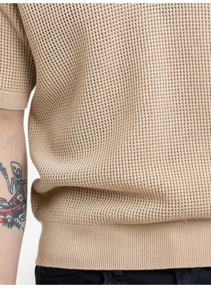 Zara قميص بولو محبوك بتصميم منسوج للرجال باللون البيج - Image 3