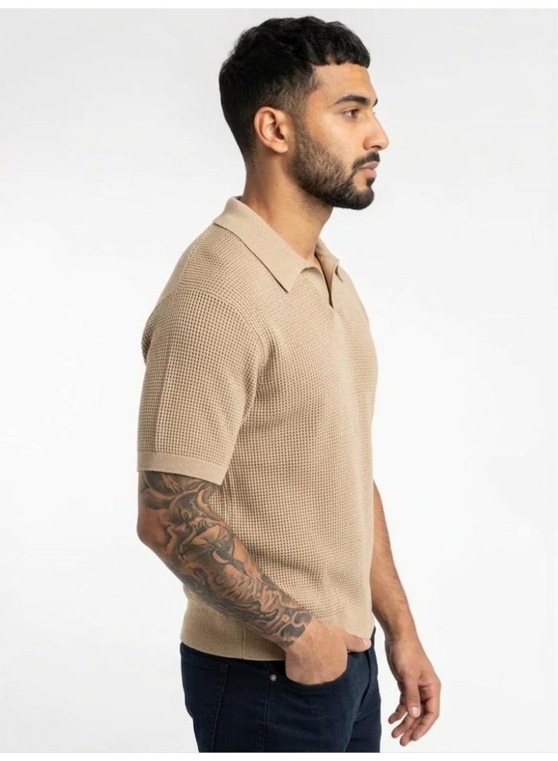 Zara قميص بولو محبوك بتصميم منسوج للرجال باللون البيج - Image 2