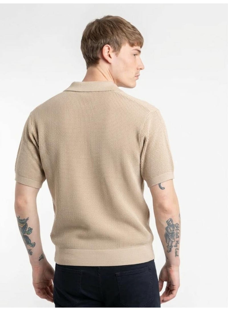 Zara قميص بولو محبوك بتصميم منسوج للرجال باللون البيج - Image 5