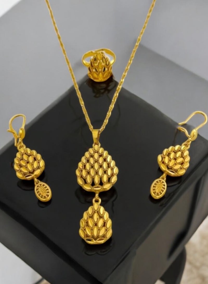 غولدماكس طقم نسائي شبيه بالذهب مكون من سلسال وحلق اذن وخاتم بمقاس موحد مطلي عيار 21 - Image 1