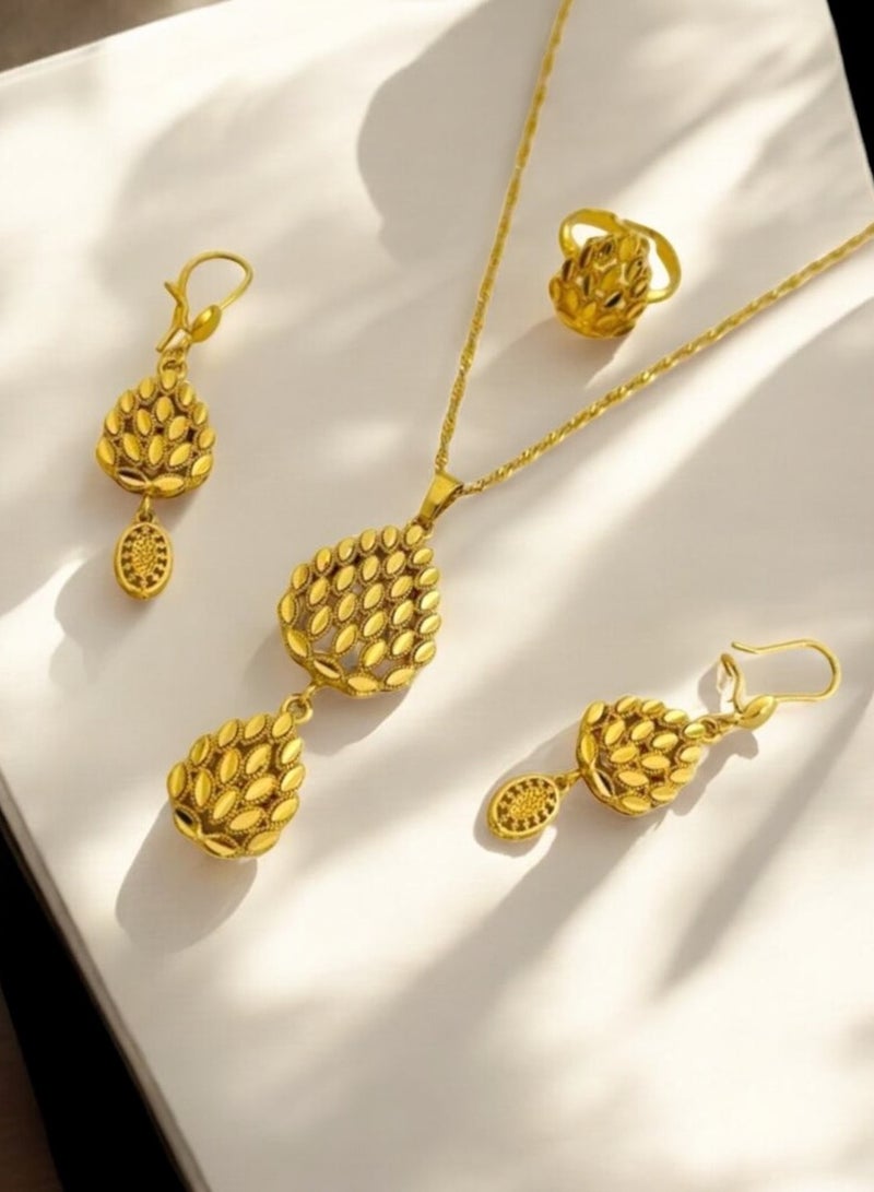 غولدماكس طقم نسائي شبيه بالذهب مكون من سلسال وحلق اذن وخاتم بمقاس موحد مطلي عيار 21 - Image 2