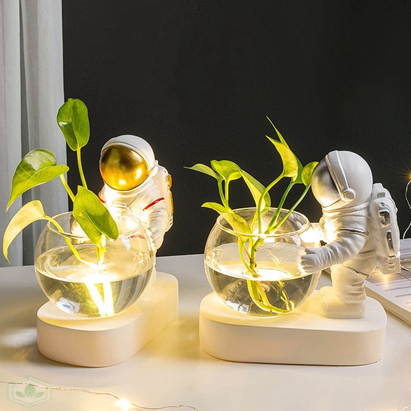 Water Planter Glass Vase Flower Storage Vase Resin Astronaut Adornment with Lamp - Image 3