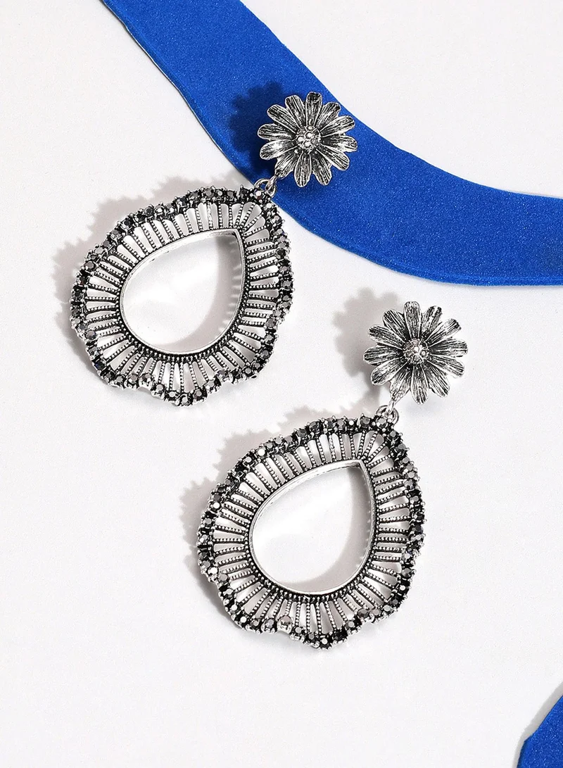 SOHI Daisy Teardrop Swirl Artificial Drop Earring Jewellery