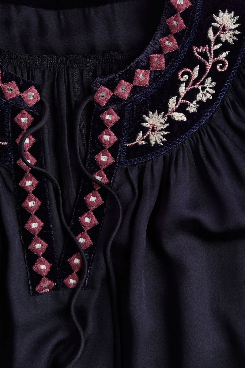 H&M Embroidered blouse