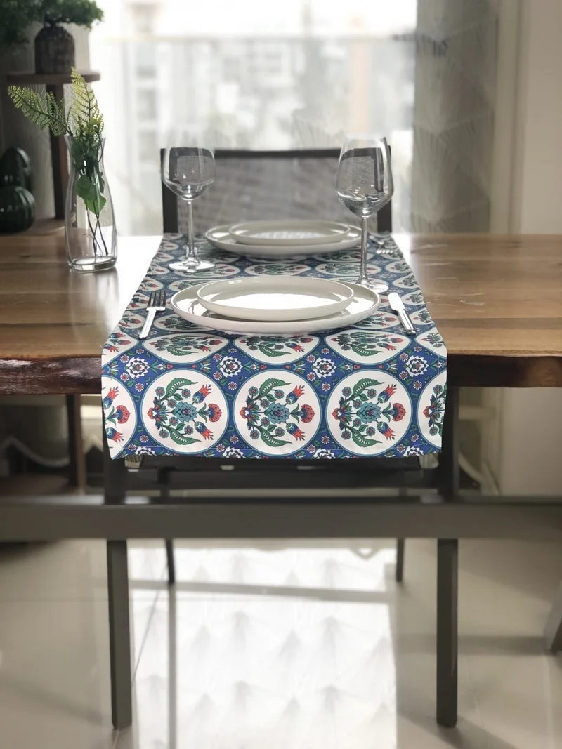 Desenİzmir PatternIzmir Tile Patterned Square Runner Cover