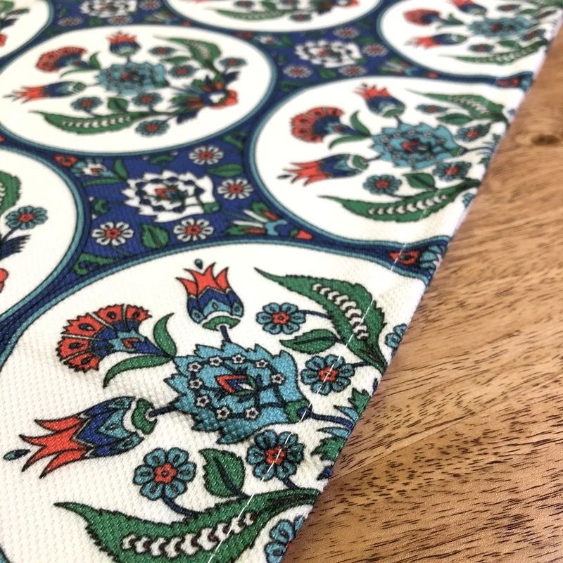 Desenİzmir PatternIzmir Tile Patterned Square Runner Cover