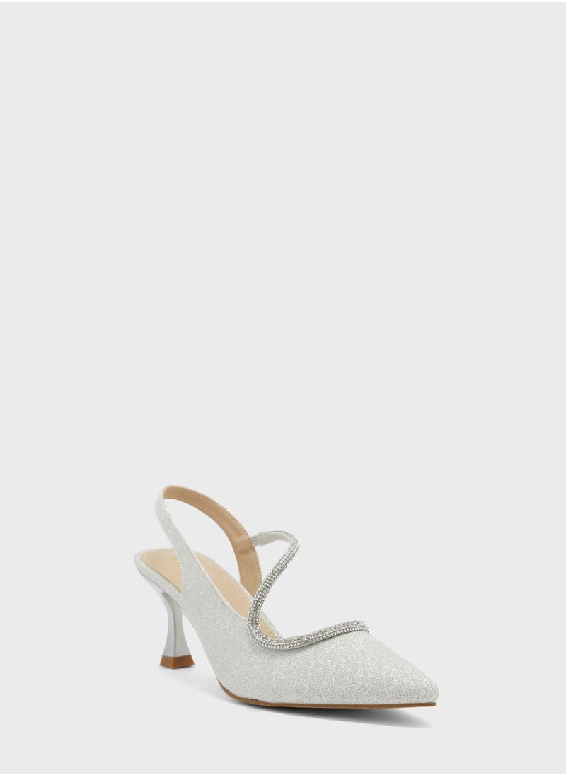 Ella Limited Edition - حذاء بكعب مدبب لامع بحزام غير متماثل - Image 1