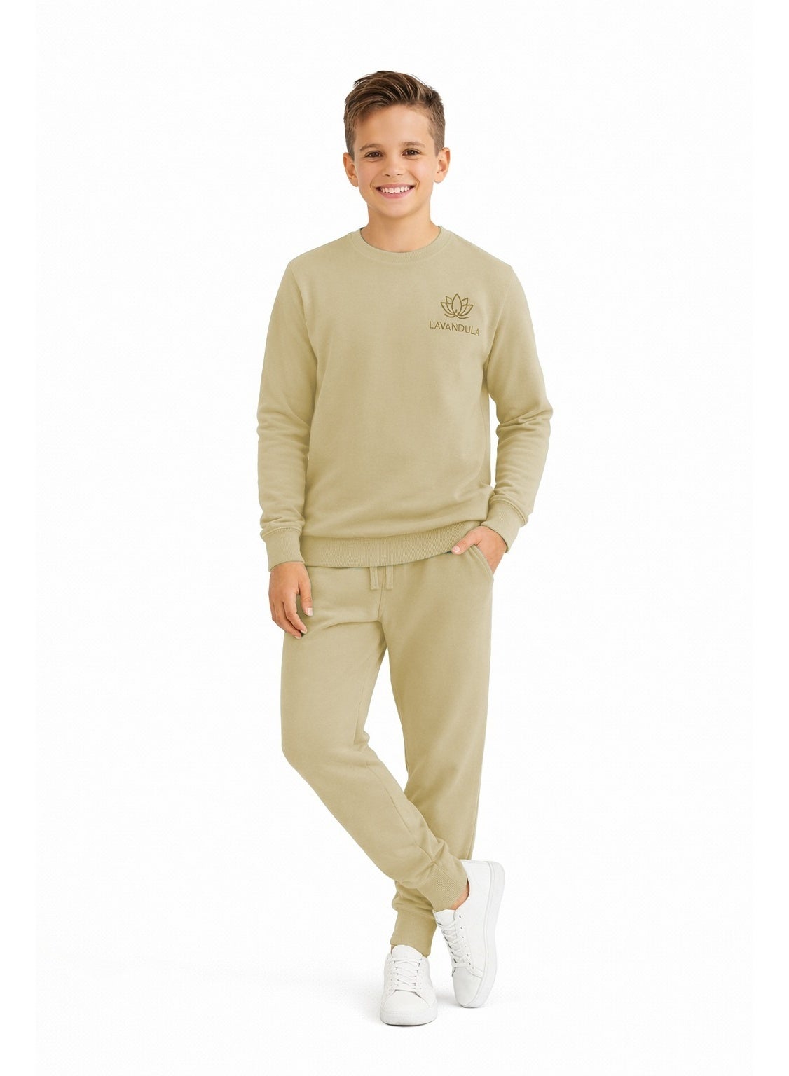 Lavandula Boy' soft cotton pajama in calming beige, perfect for playing and sleeping year-round. Crew-neck sweatshirt and joggers.