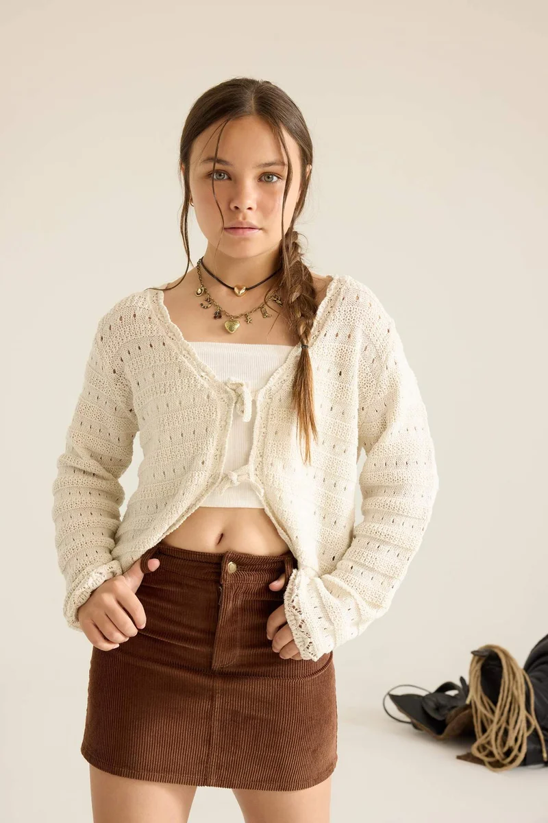 ديفاكتو Girl V-Neck Knit Cardigan