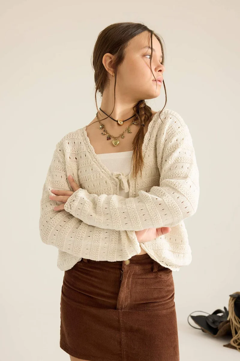 ديفاكتو Girl V-Neck Knit Cardigan