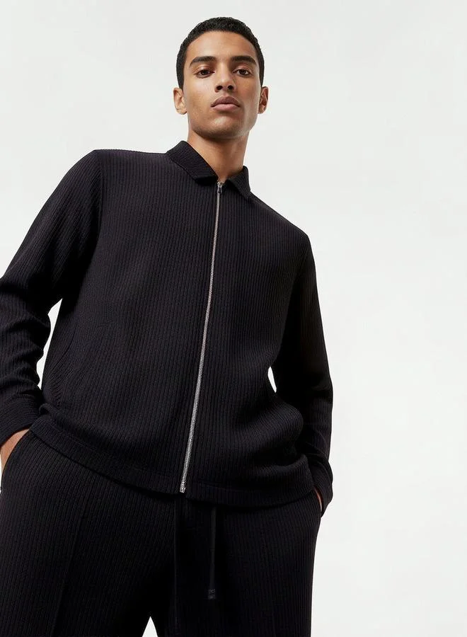 Iconic  Iconic Men Regular Fit Collared Long Sleeves Crinkle Textured Shirt for Men | Best Price UAE