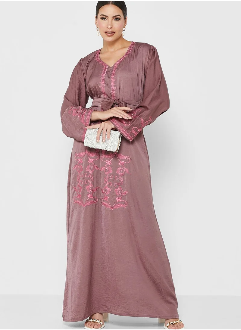 hayas closet Embroidered Belted jalabiya