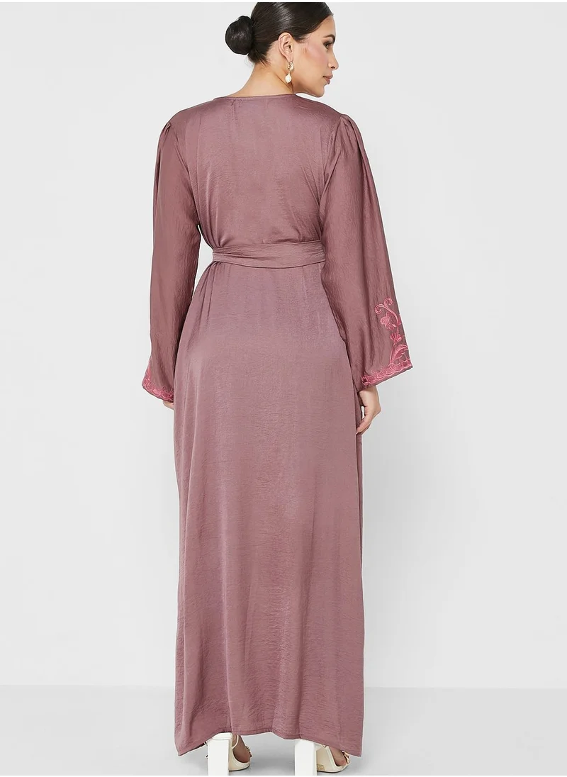 hayas closet Embroidered Belted jalabiya