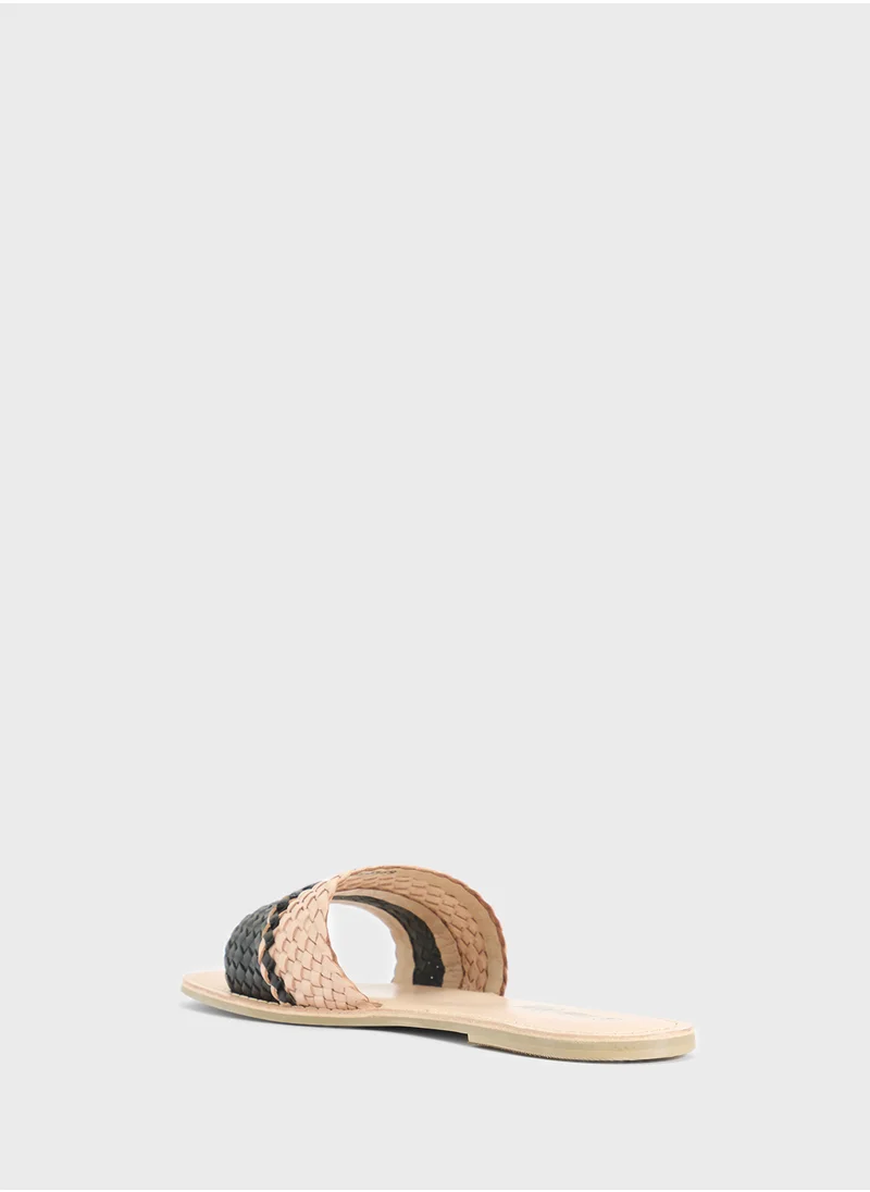 ايلا Striped Summer Flat Sandal