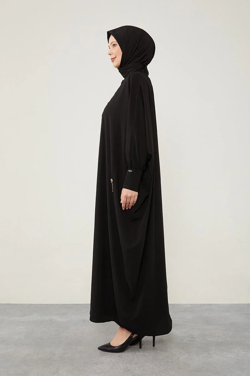 Levidor Black Button Detailed Abaya