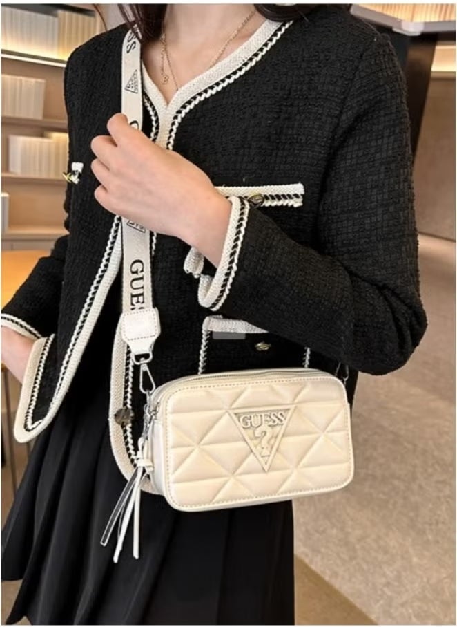 GUESS Women Crossbody Bag,Bag for Women,Shoulder Bag 20*12*7.5cm - Image 3