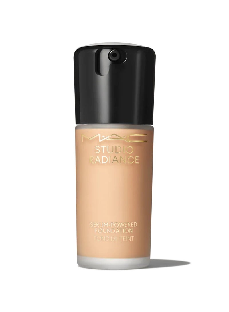MAC Cosmetics Studio Radiance Serum powered Foundation NW20 - Image 1