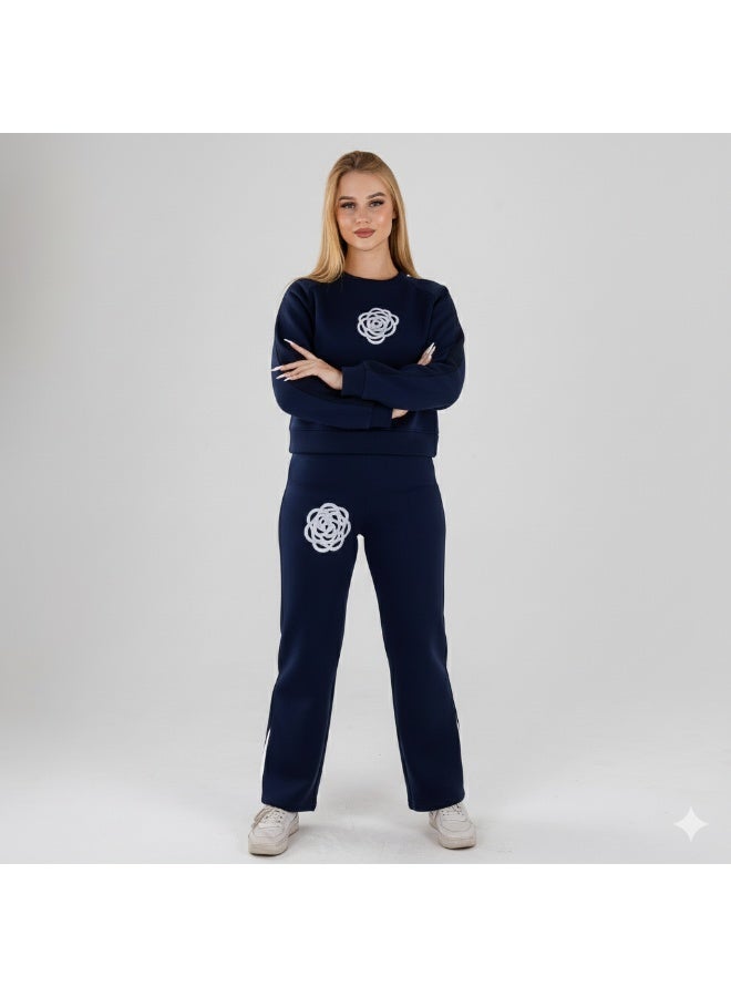 زيكوتكس  طقم كاجوال نسائي قطعتين من خامة الميلتون - سويت شيرت وبنطلون بتطريز وردة "روز" وتفاصيل بيضاء - Image 1