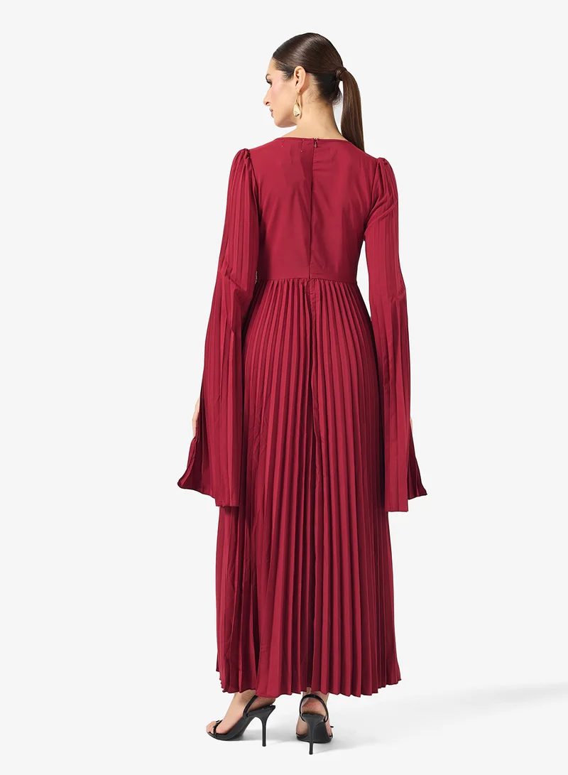 ايلا فستان مطوي بأكمام مبالغ فيها