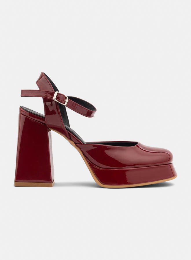 Closed Toe Platform Sandal