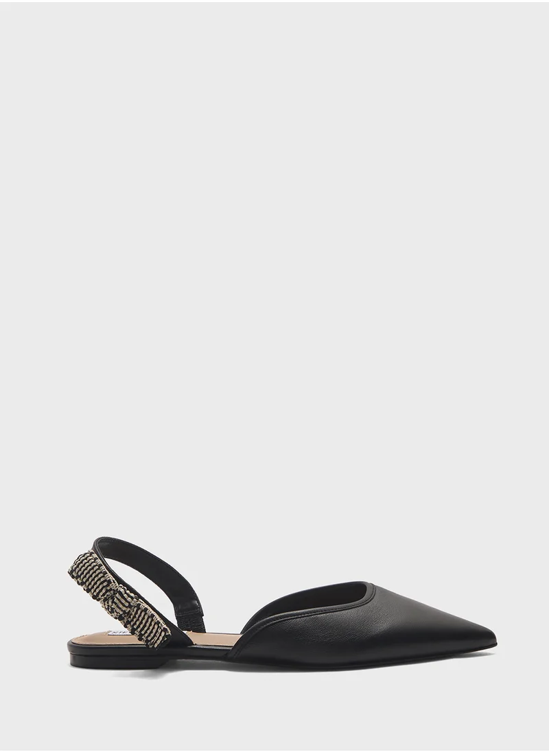ستيف مادن Landfall Buckle Strap Closed Toe Ballerinas
