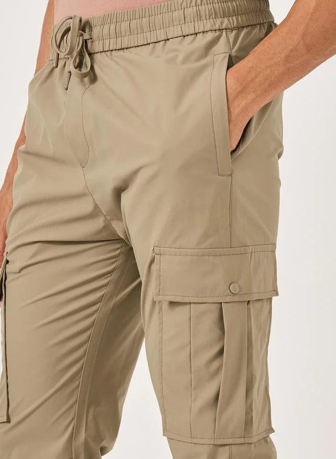 Fort Collins Men Solid Straight Leg Cargo Pants