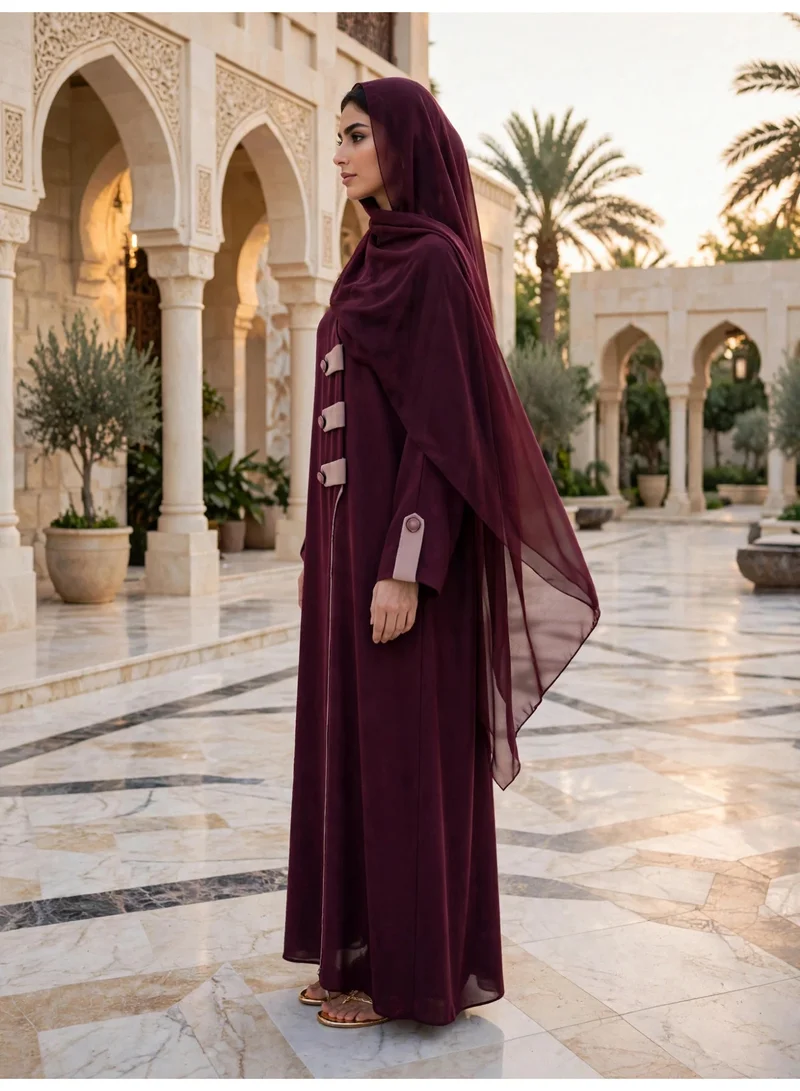 اكسا عباية رسمية راقية بتصميم إغلاق جانبي فريد وأزرار معدنية