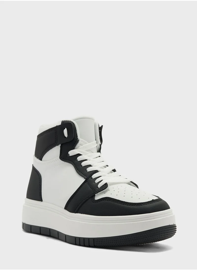 ترافل من نمشي Platform High Top Court Sneaker