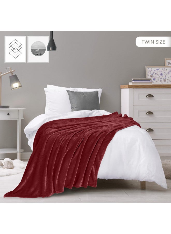 Utopia Bedding Utopia Bedding Fleece Blanket Twin Size Burgundy 300GSM Luxury Bed Blanket Anti-Static Fuzzy Soft Blanket Microfiber (90x66 Inches) - Image 2