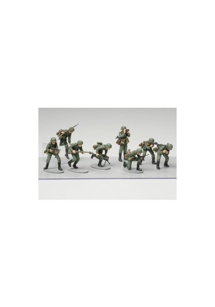 Tamiya 1/48 Scale WWII German Infantry Set with 15 Figures and Accessories - Image 3
