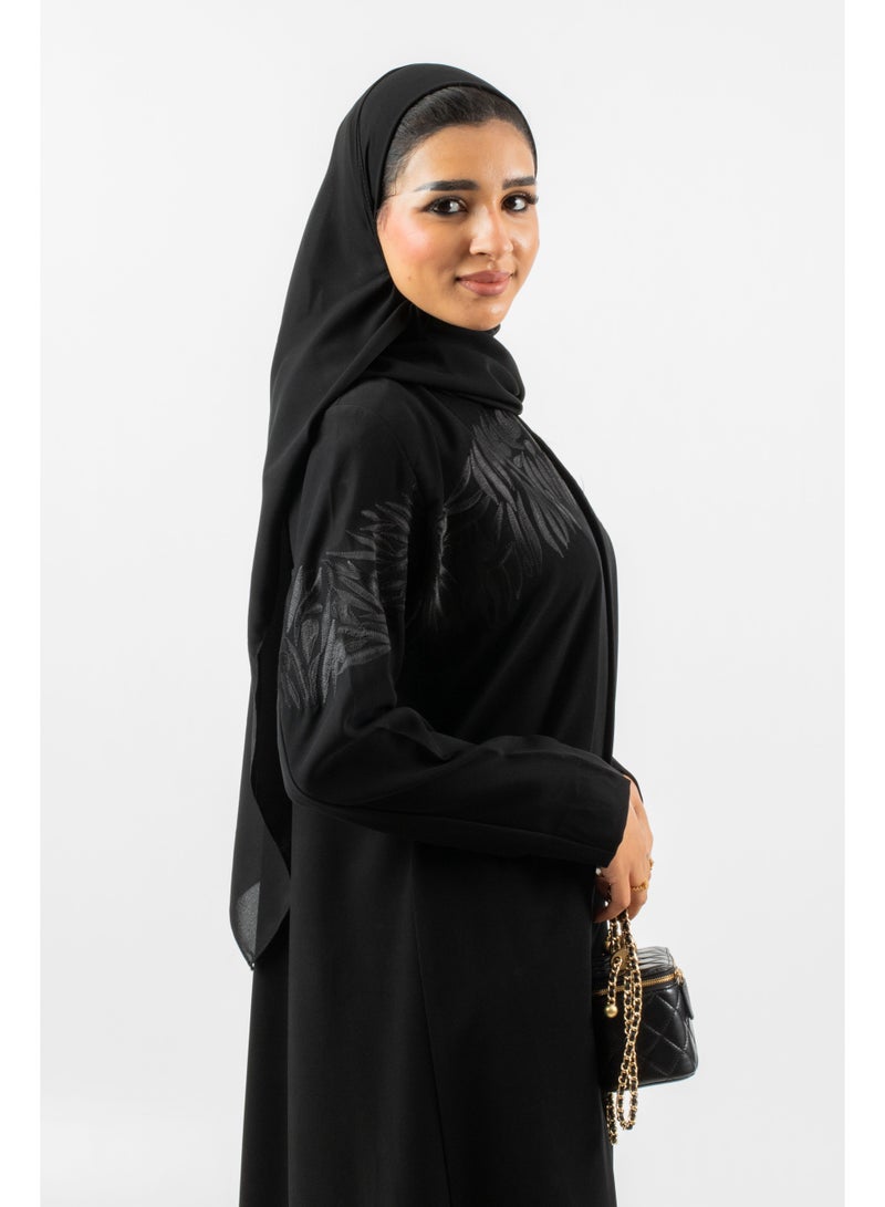 عباية سوداء مطرزة بريش بلون واحد بتصميم كتف منسدل وحجاب مطابق - Image 4