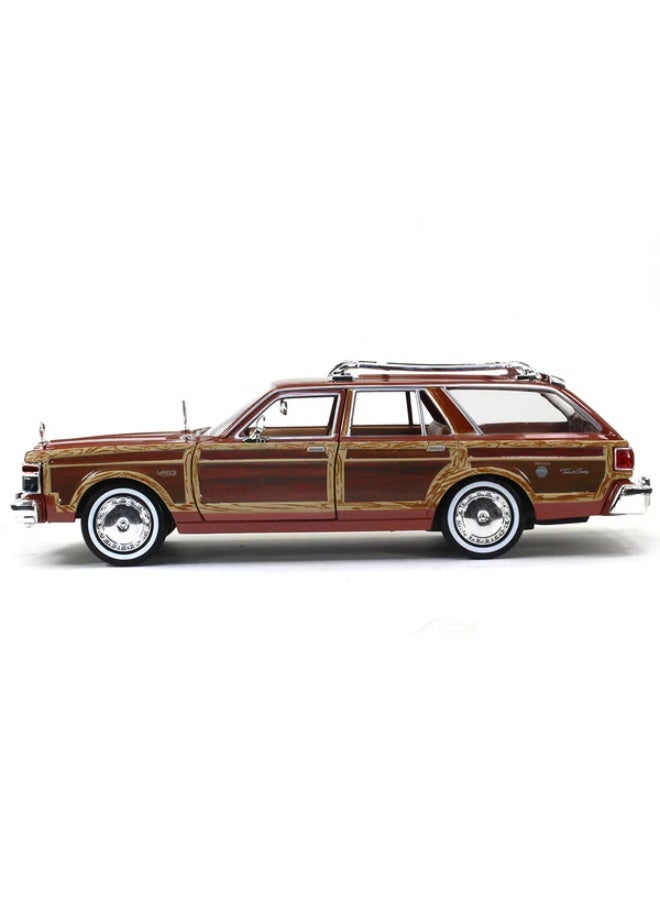 Motormax 1979 Chrysler LeBaron Town & Country Die-Cast Model Car â€“ 1:24 Scale - Image 2
