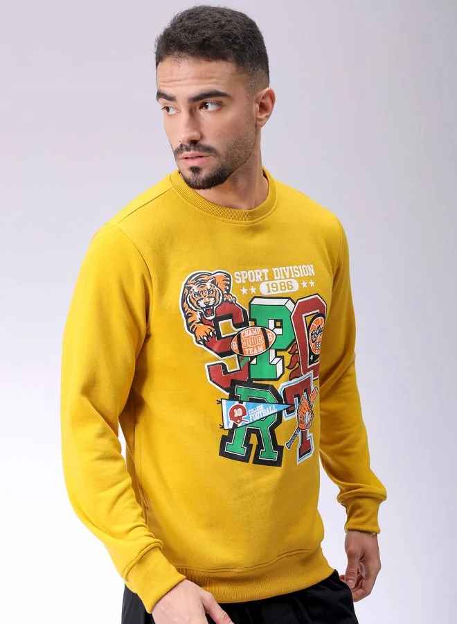 شركة المرآب الهندية Men Regular Fit Placement Print Crew Neck Overhead Sweatshirt