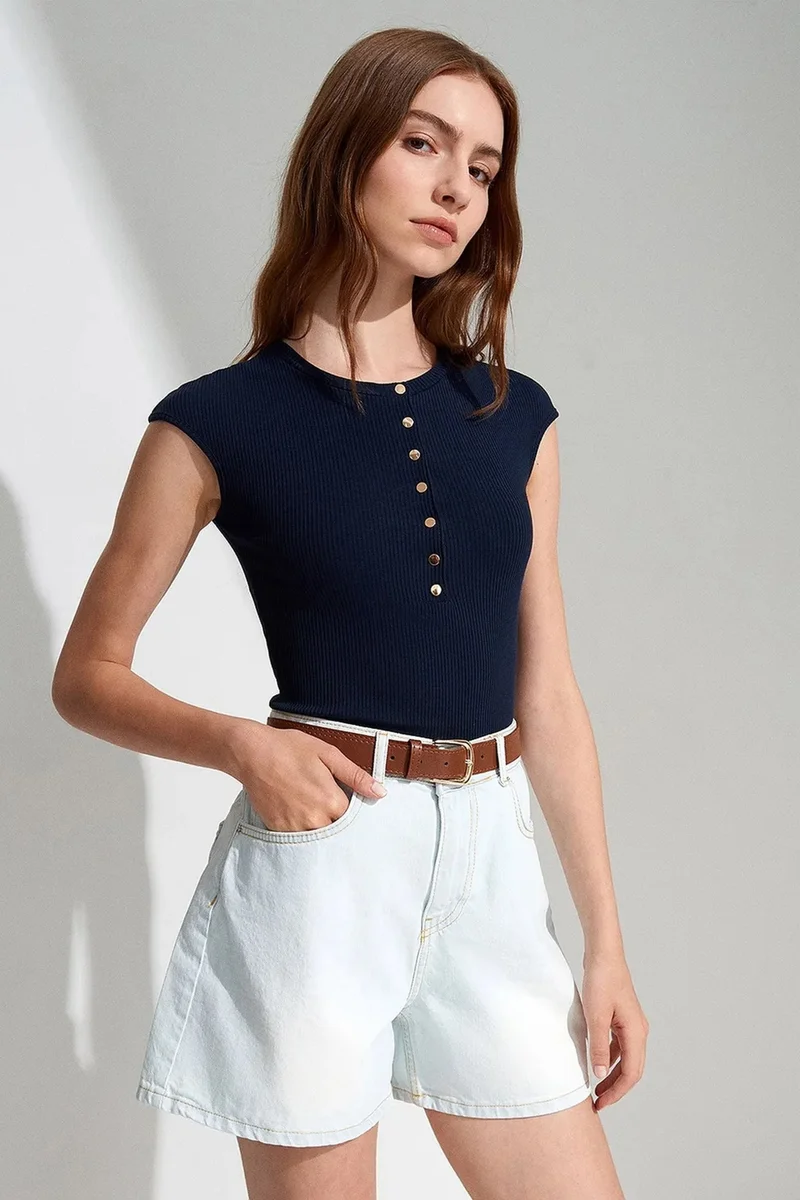 Dilvin DILVIN High-Waist Wide-Leg Denim Shorts