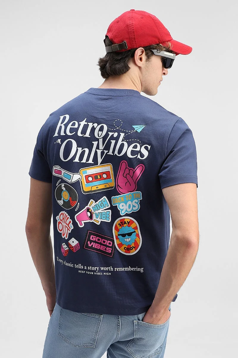 سنيتش تيشيرت قطن % بقصة عادية بلمسة كلاسيكية