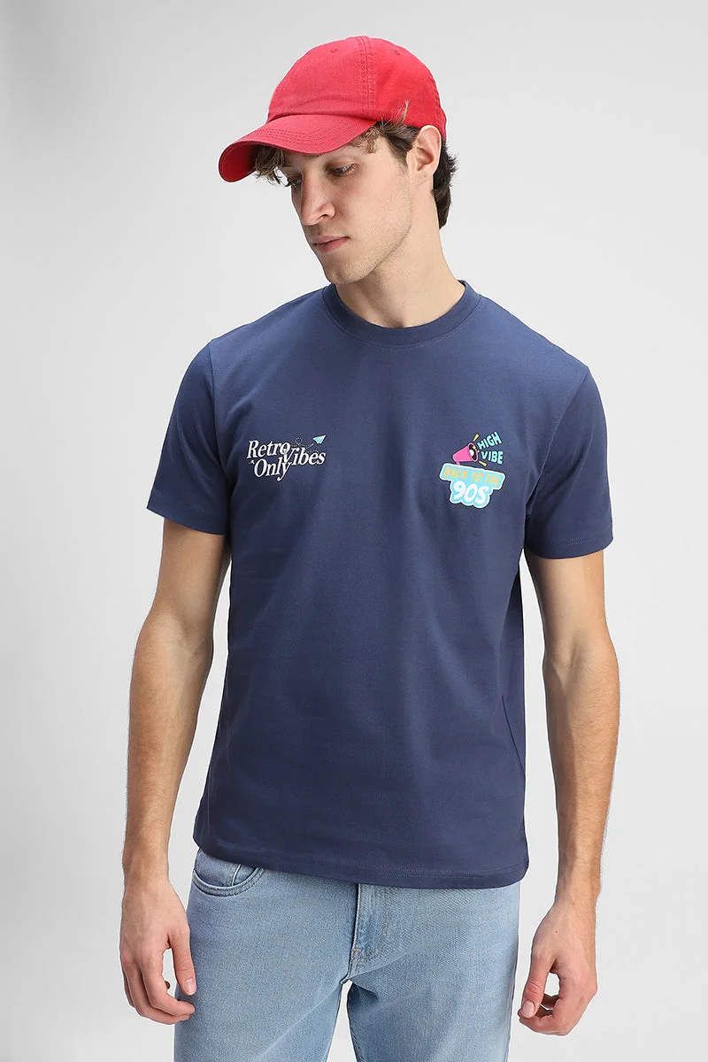 سنيتش تيشيرت قطن % بقصة عادية بلمسة كلاسيكية