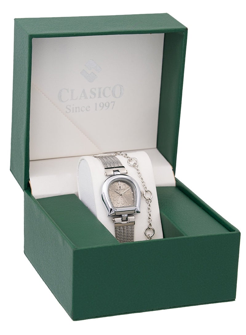 Clasico Amarielle Women Premium Designer Analog Watch 30mm – Silver Tone – Chain Strap - Image 5