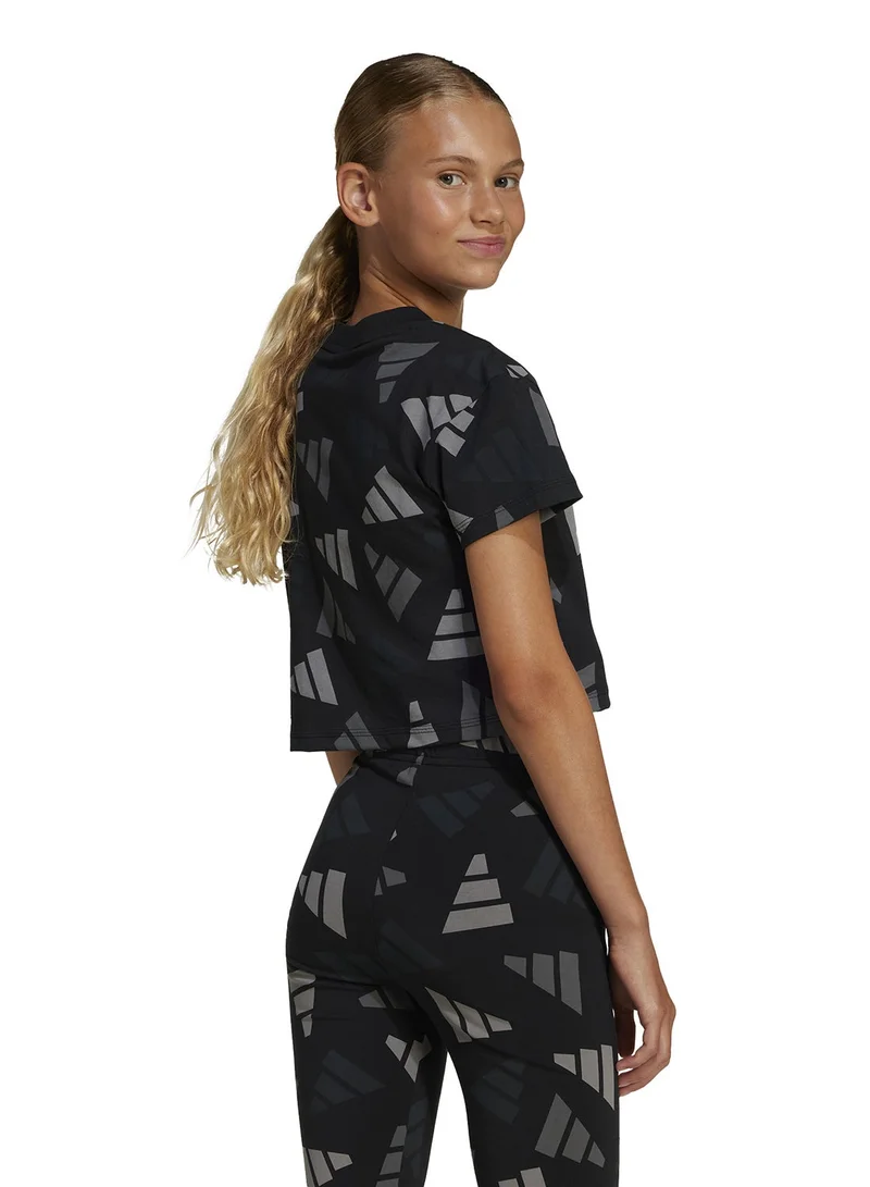 اديداس تيشيرت كروب بشعار الاحتفال الموسمي للشباب