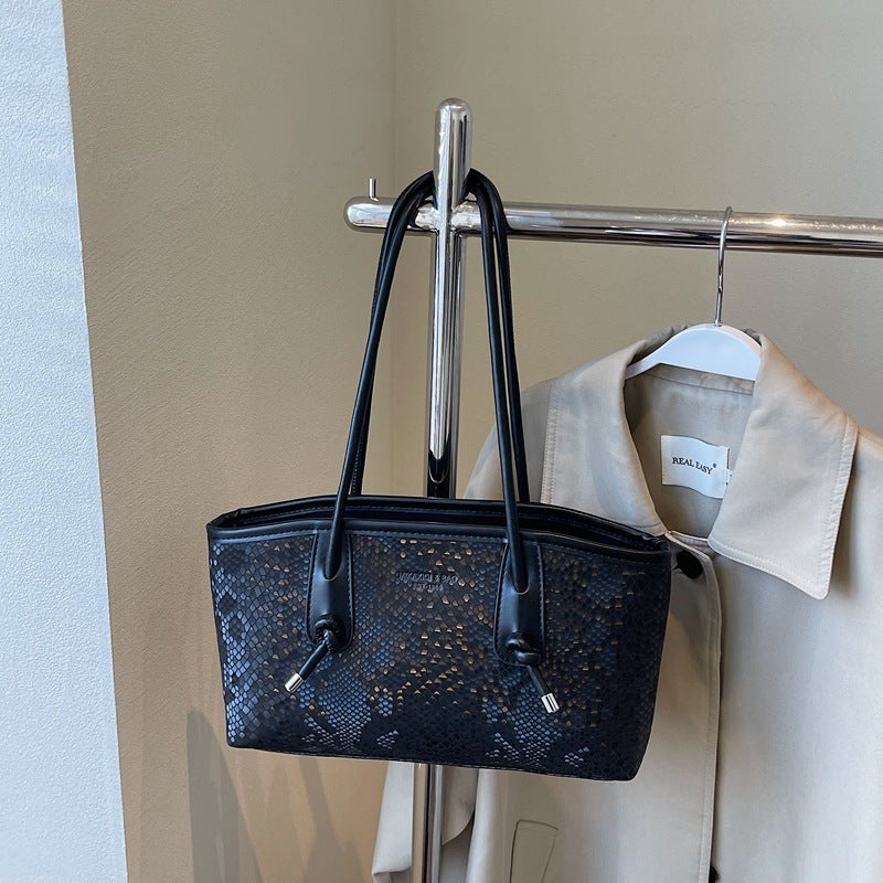High-End And Stylish Bag For Women Large Capacity Niche Summer Snakeskin Pattern Single Shoulder Armpit Bag Tote Bag - Image 1