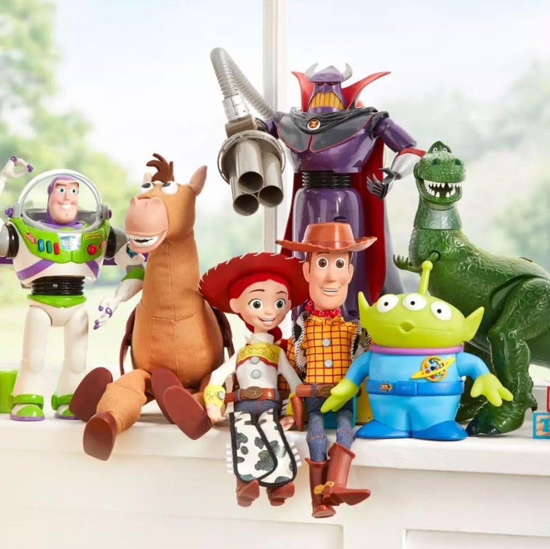 Disney store تمثال بوز لايتيير التفاعلي الرسمي من متجر ديزني، يتحدث ويتميز بأكثر من 10 عبارات إنجليزية، يتفاعل مع تماثيل وألعاب أخرى - Image 5