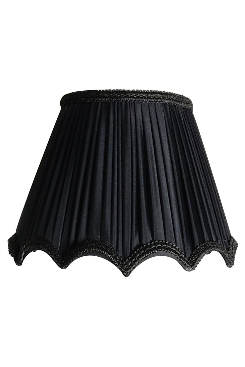 Pleated Lampshade Size 30 – Elegant Classic & Modern Design - Image 1