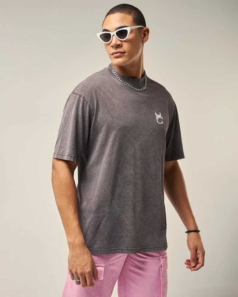 بيواكوف تيشيرت رجالي بني بطبعة جرافيك ماترمايند بقصة واسعة