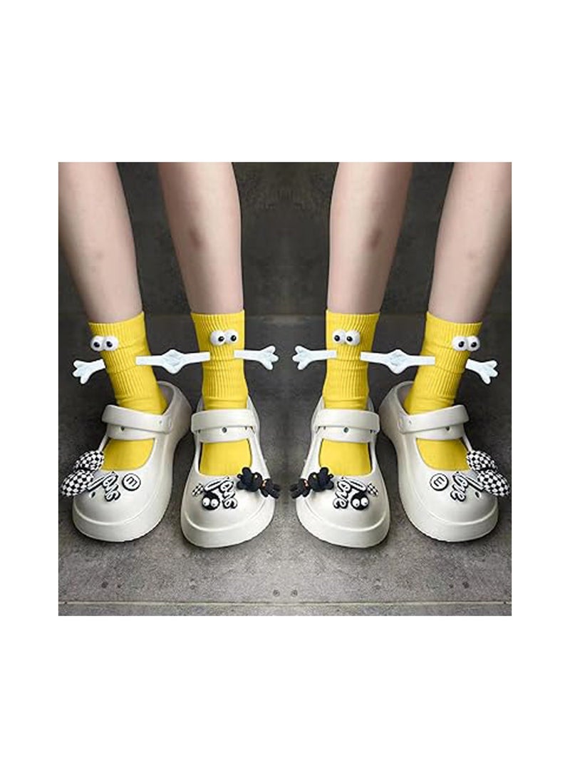 2 Pairs Hand Holding Socks, Couple Magnetic Hands Novelty Unisex Socks with Funny Matching Mid-Tube (Yellow) - Image 3