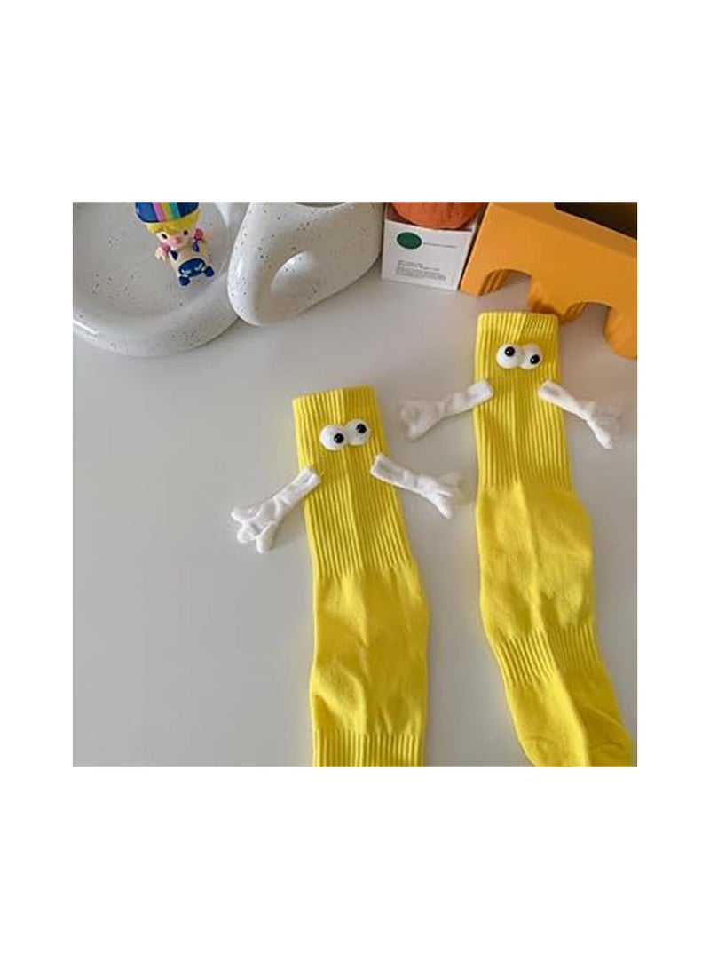 2 Pairs Hand Holding Socks, Couple Magnetic Hands Novelty Unisex Socks with Funny Matching Mid-Tube (Yellow) - Image 2