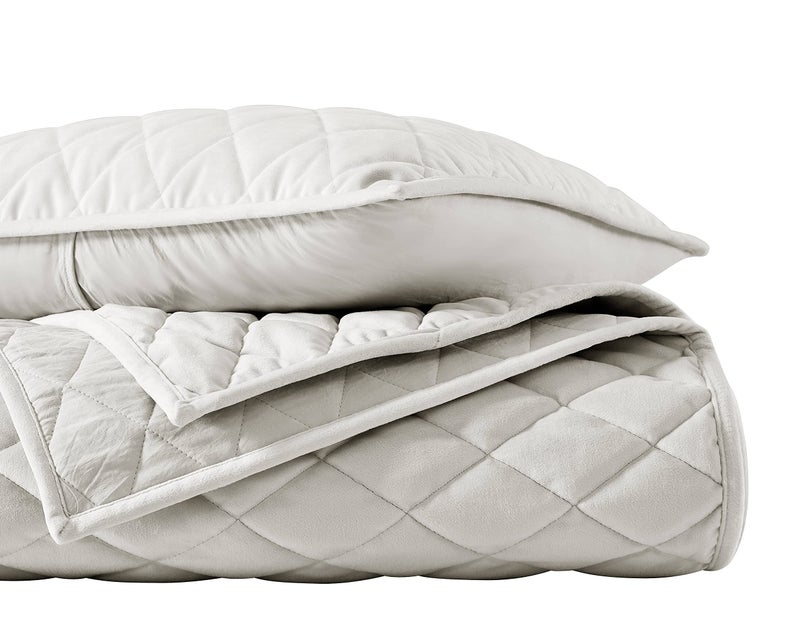 Vera Wang  King Quilt Set Luxurious Velvet Bedding Set with Matching Shams Modern Room Essentials Diamond Velvet Natural Ivory King