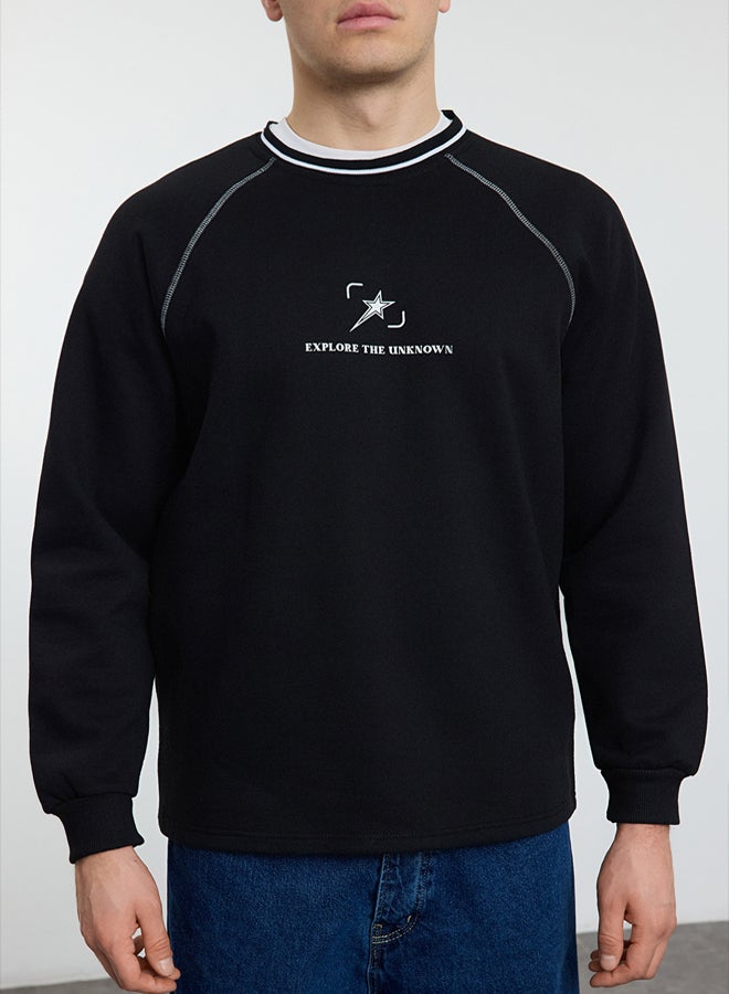 trendyol Black Regular Cut Stitching and Collar Knitwear Tape Detailed Printed Sweatshirt - Image 3