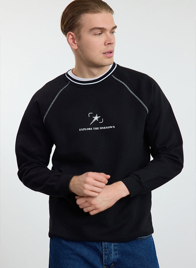 trendyol Black Regular Cut Stitching and Collar Knitwear Tape Detailed Printed Sweatshirt - Image 1