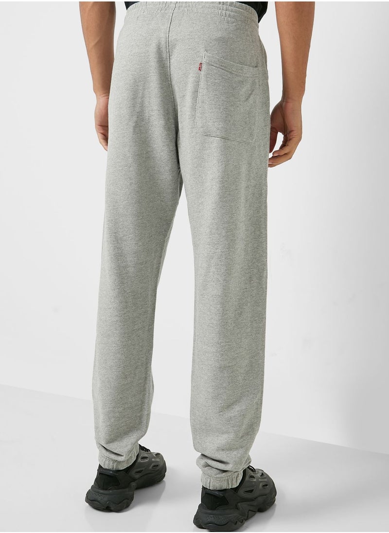 Levi's - Essential Cuffed Sweatpants - Image 1