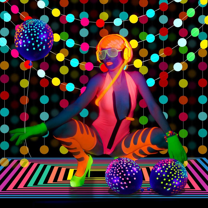 Skylety لوازم الحفلات المتلألئة في الظلام مجموعة لوازم الحفلات النيون، 98.4 قدم 6 لفات شريط لامع تحت الضوء الأسود 14.4 قدم زينة شريط النيون 25 قطعة زينة بالون فلوروسنت (شفاف، نقط، شفاف نقط) - Image 2