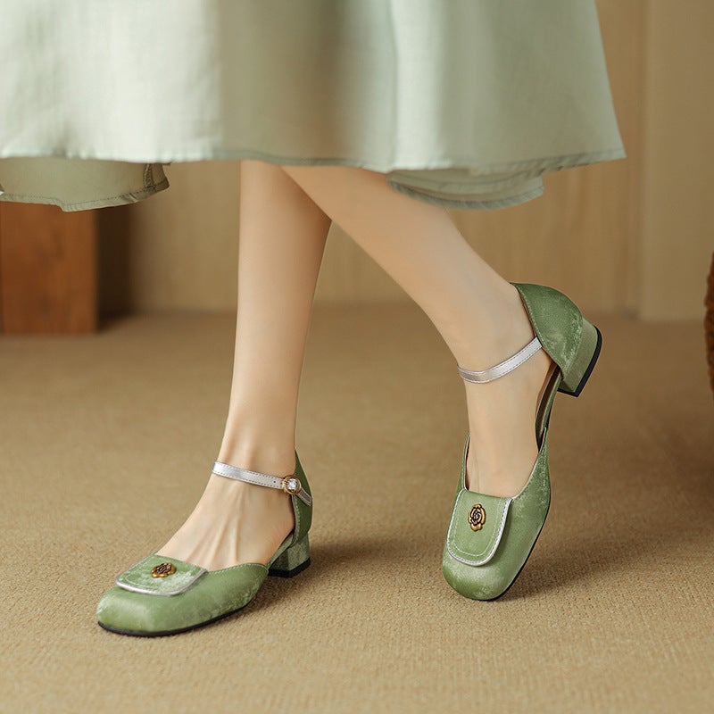 New Products 2024 Low Heel Retro Color Floret Decoration 33-43 Square Head Hollow Ladies Sandals - Image 2